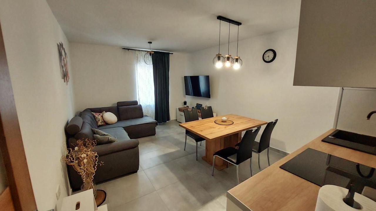 Apartman Zengg Екстериор снимка