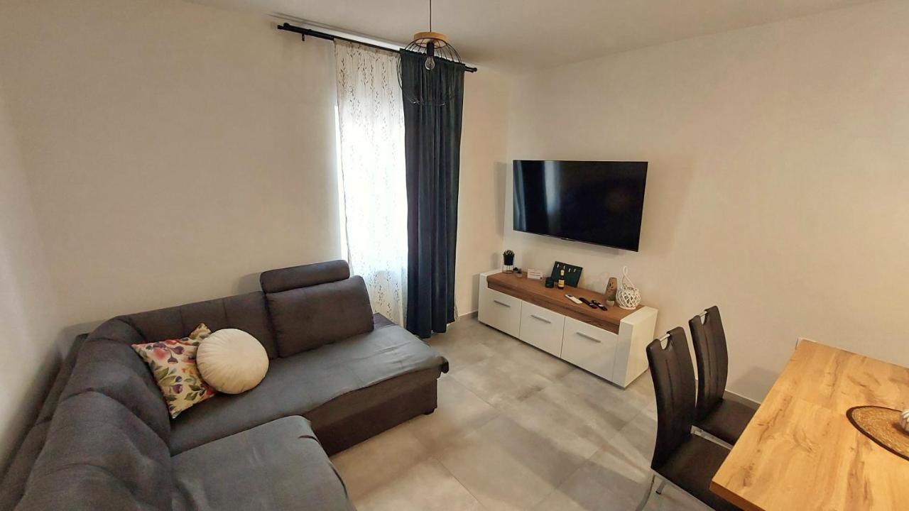 Apartman Zengg Екстериор снимка